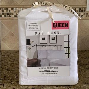 Rae Dunn Queen sheet set